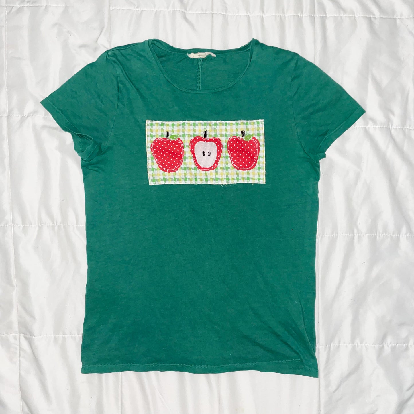 apple tshirt