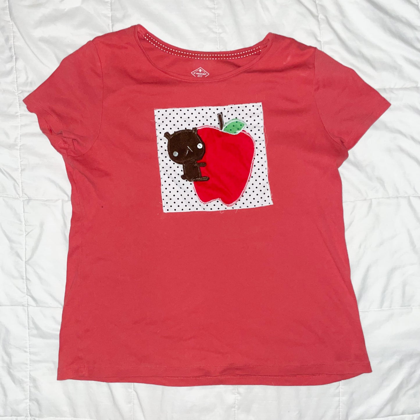 apple tshirt